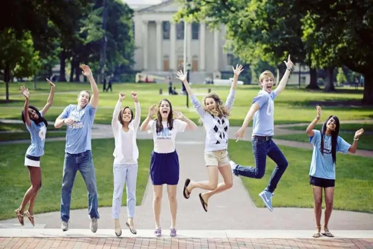 留学新篇章：2025年QS世界大学排名引领你的全球视野！